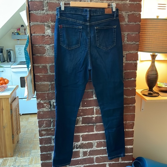 BDG Twig High-Rise Skinny Jean - Dark Wash - Picture 5 of 6
